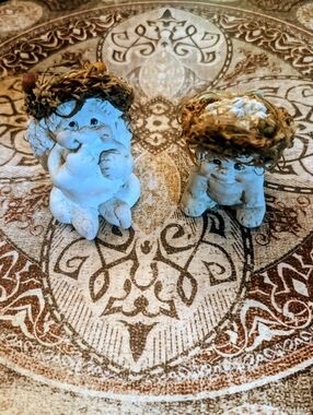 DREAMSICLE Angel Figurines - Curious & On My Knees - Lot of 2 - VTG